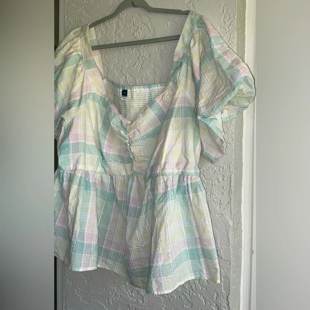 Old Navy Cropped Puckered Plaid Blouse with Puff Sleeves (NWOT)